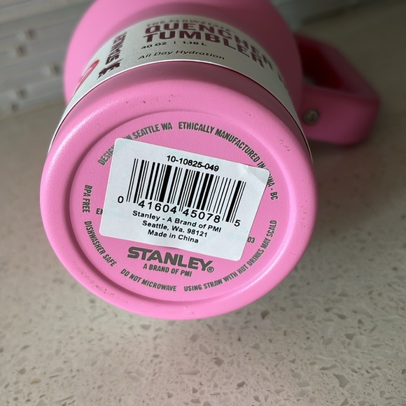 Stanley 2025 Valentines Limited Edition Sweet Hearts 40 oz Tumbler. NWT. - Picture 7 of 7